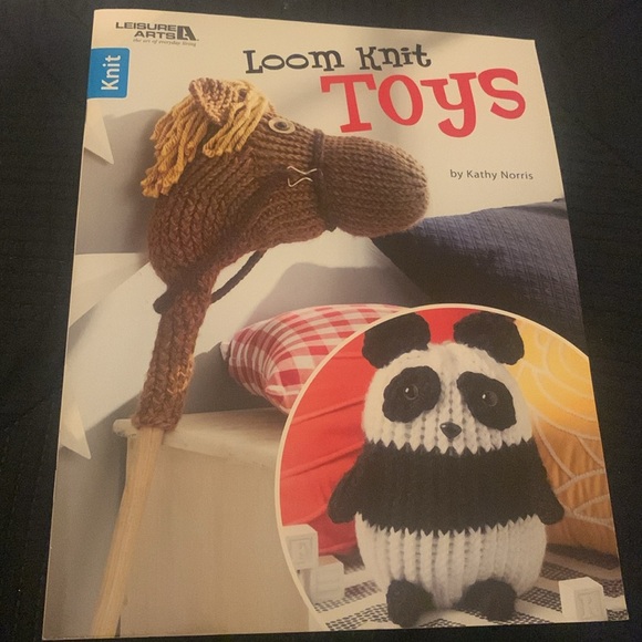 Leisure Arts knitting book lot (3 books) - Picture 2 of 7